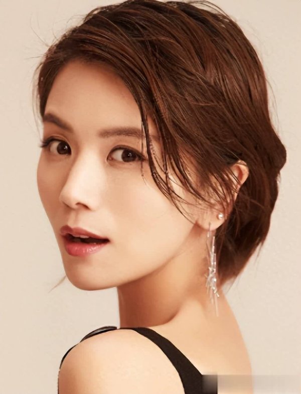 永旺配资 陈思诚爱惨、王凯迷恋，41岁单亲妈妈活成大赢家