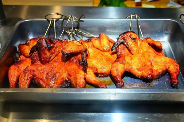 众团优配 超市卖20元一只的烤鸡，能放心吃吗？